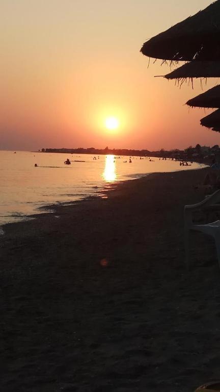 See To Sea Apartments Paralia Dionysiou Exterior foto