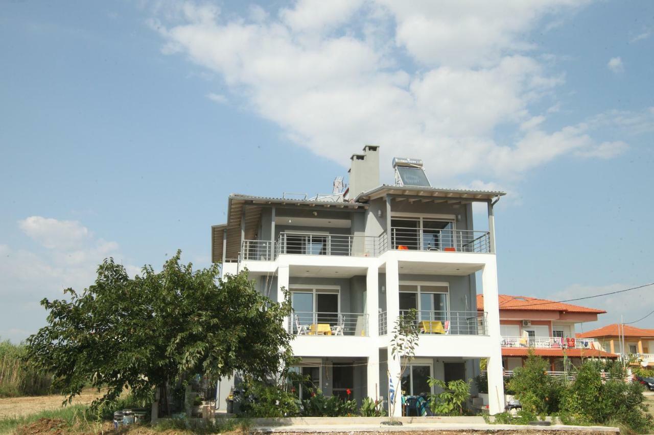 See To Sea Apartments Paralia Dionysiou Exterior foto